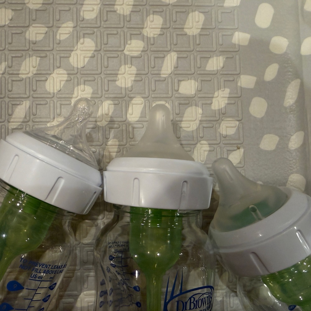 Dr. Brown's Clear missing Green Vent Baby Bottle - 3 Pack - Picture 3 of 4
